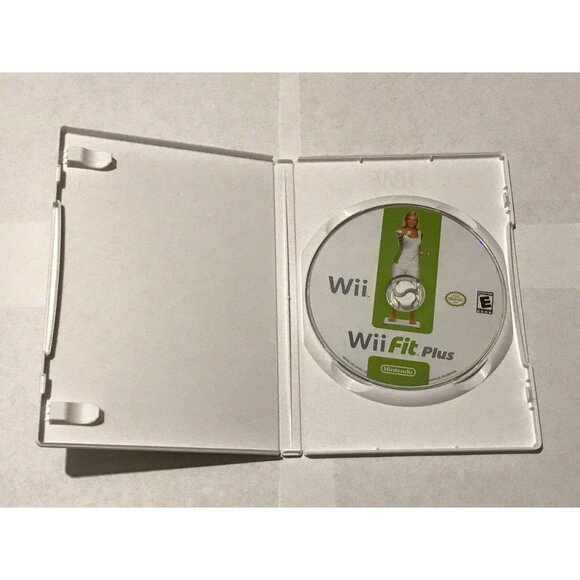 Nintendo Wii Fit Plus (Mint) - Picture 3 of 4